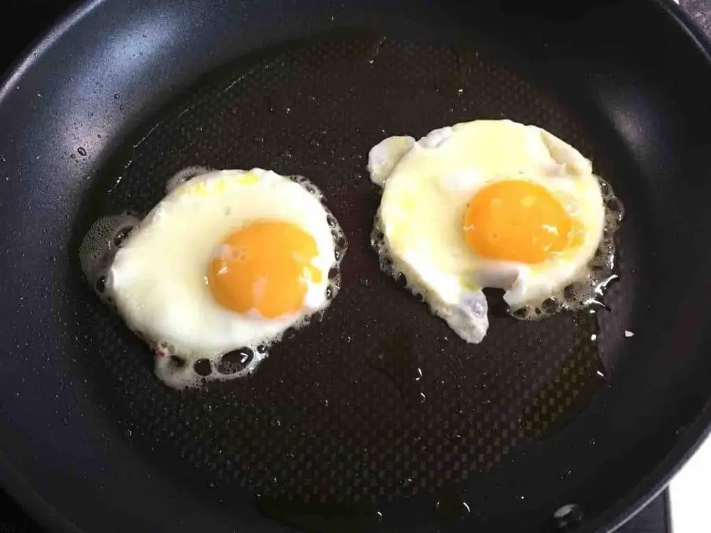 What is the healthiest way to fry an egg